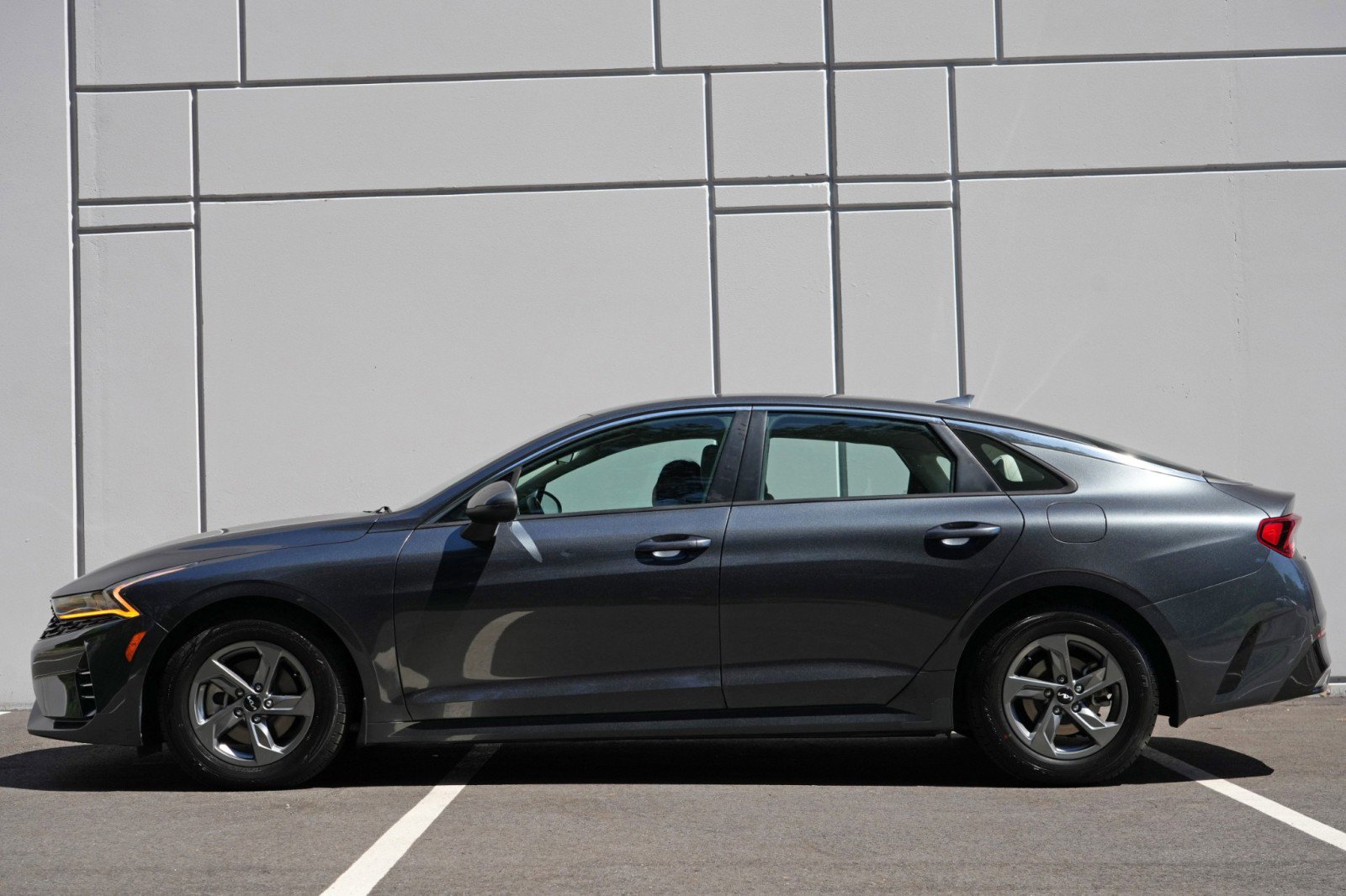 Used 2022 Kia K5 LXS FWD image 8