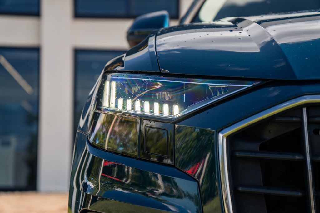 Used 2019 Audi Q8 Prestige AWD/4WD image 9