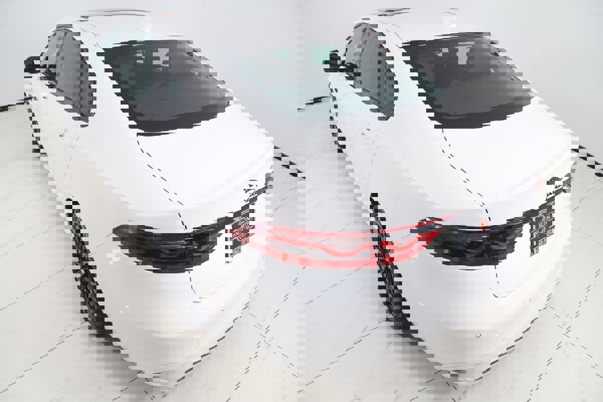 Used 2024 Jaguar XF R-Dynamic SE image 28