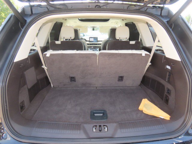 Certified 2023 Lincoln Aviator Black Label w/ Class IV Trailer Tow Package AWD/4WD image 12