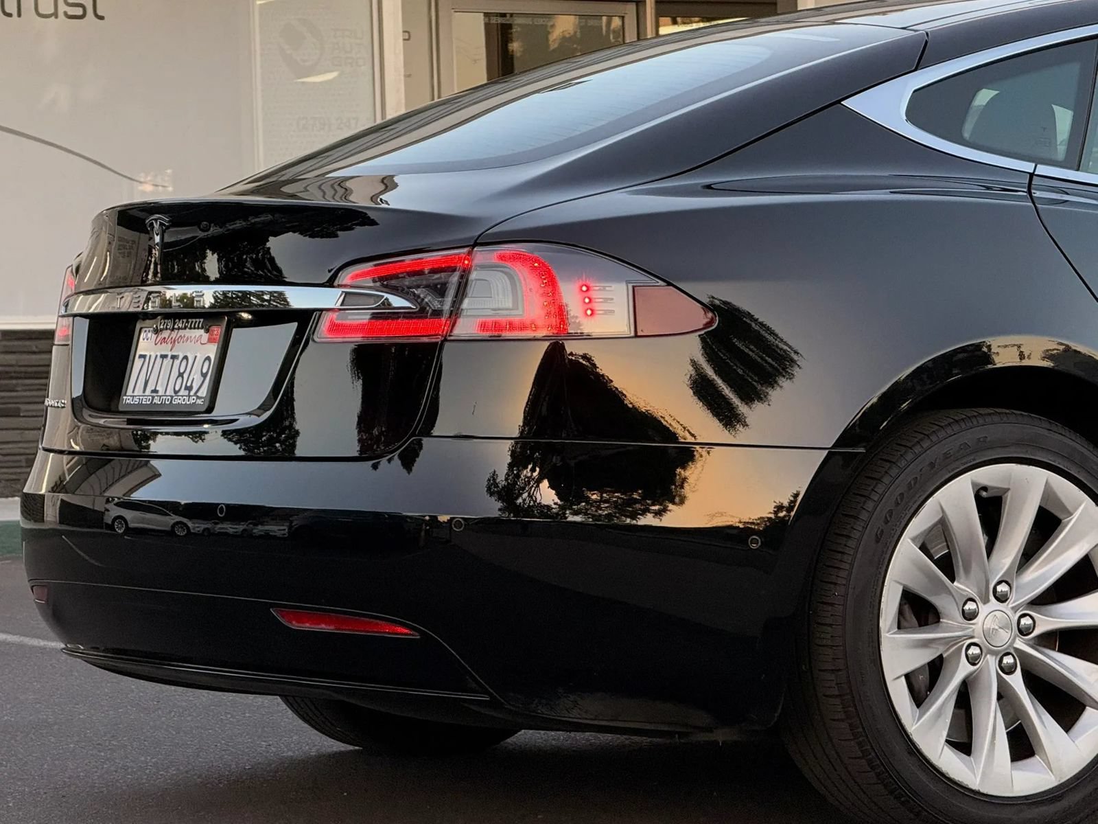 Used 2016 Tesla Model S 75 RWD image 8