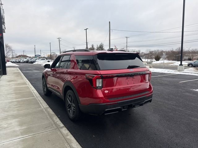 Used 2025 Ford Explorer ST-Line w/ Premium Package image 5