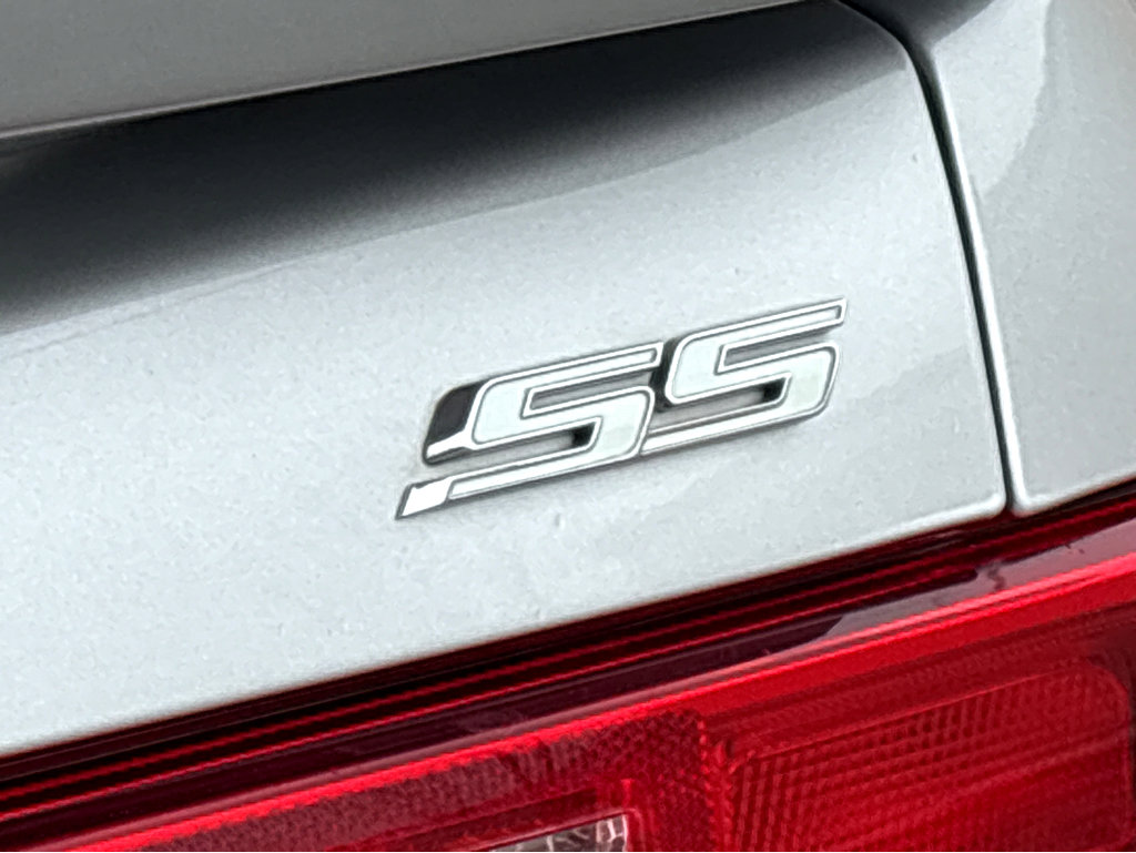 Used 2015 Chevrolet Camaro SS image 25