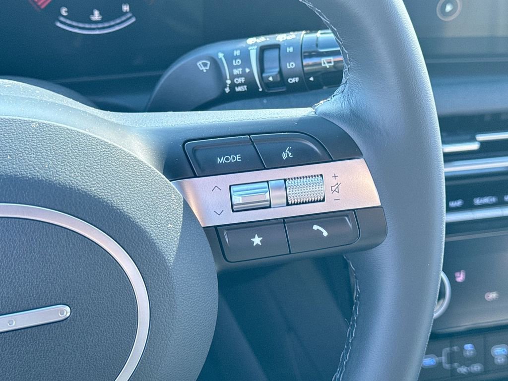 New 2025 Hyundai Tucson XRT image 16