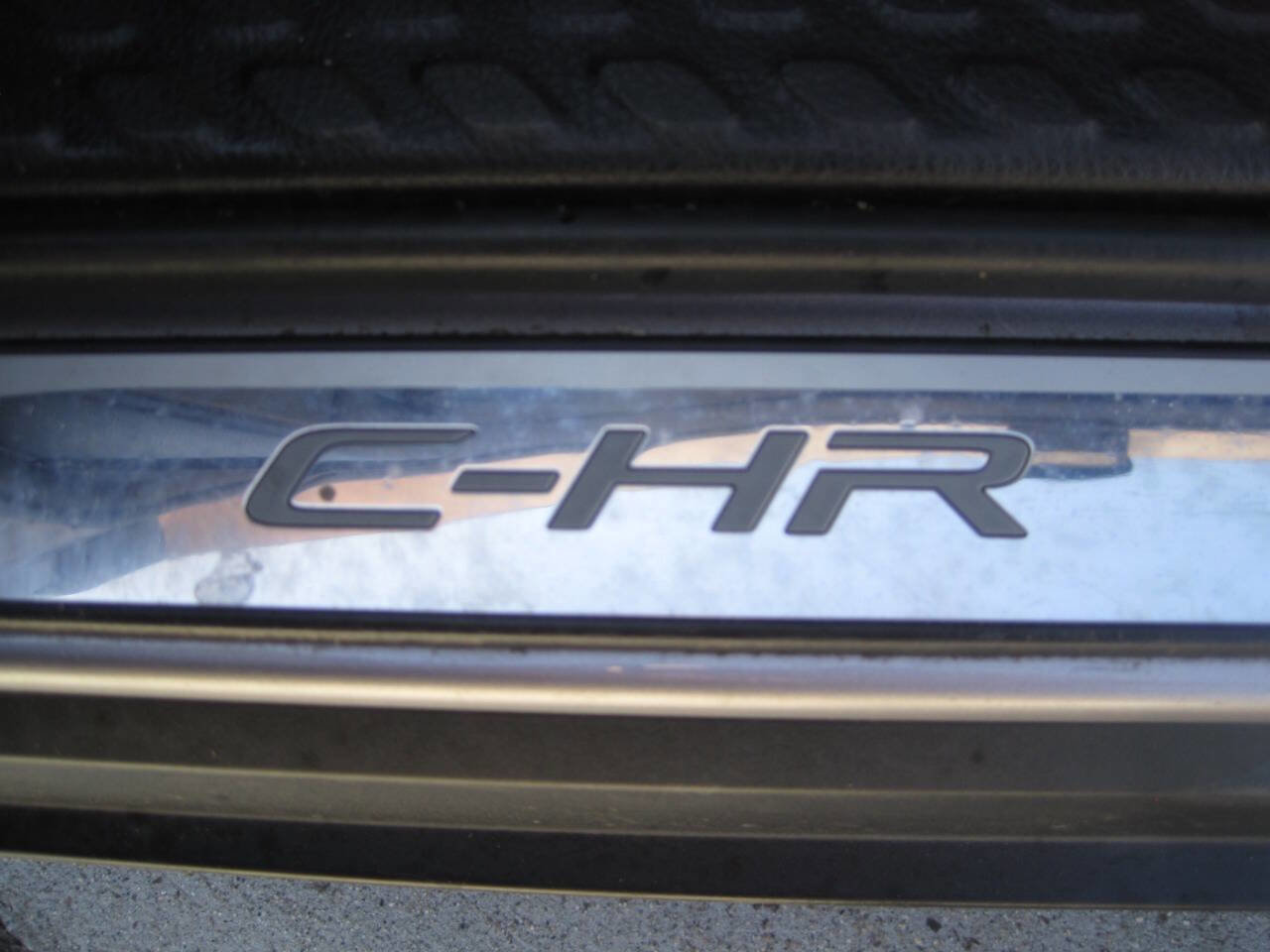 Used 2019 Toyota C-HR LE image 14