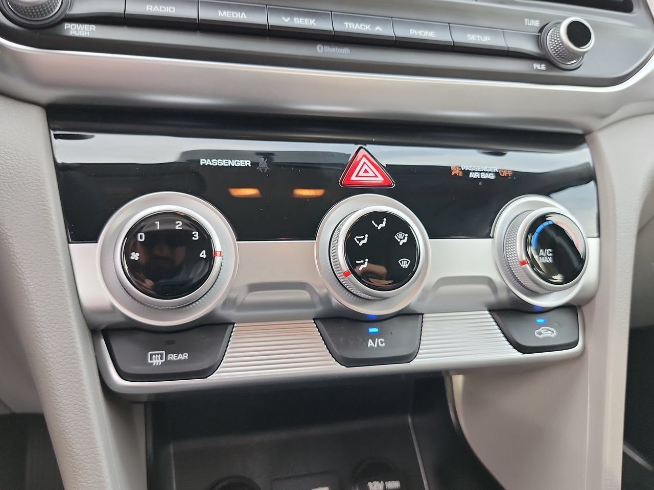 Used 2019 Hyundai Elantra SE FWD image 22