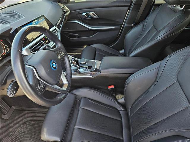 Used 2022 BMW 330e w/ Premium Package image 17