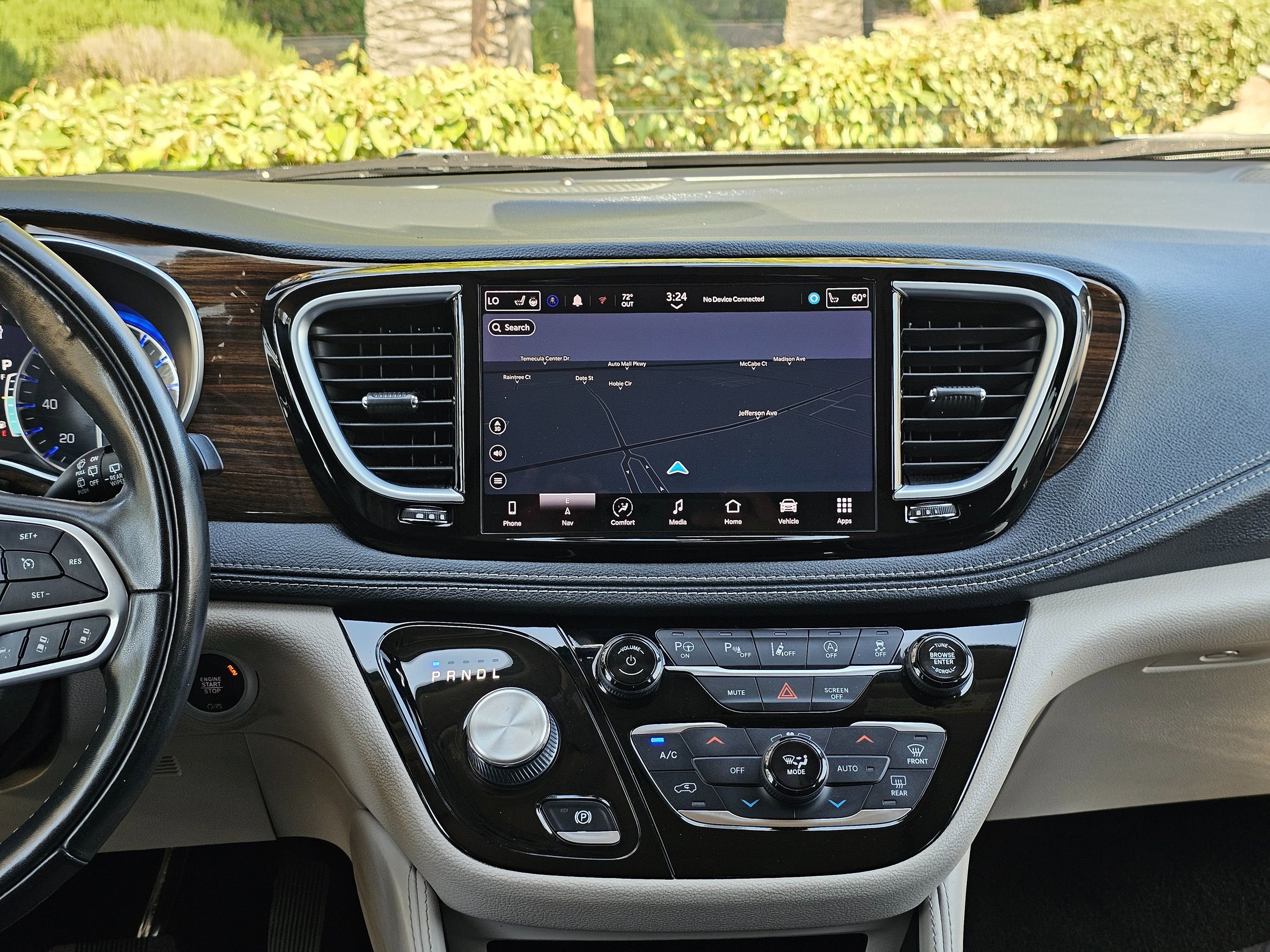 Used 2022 Chrysler Pacifica Limited image 25