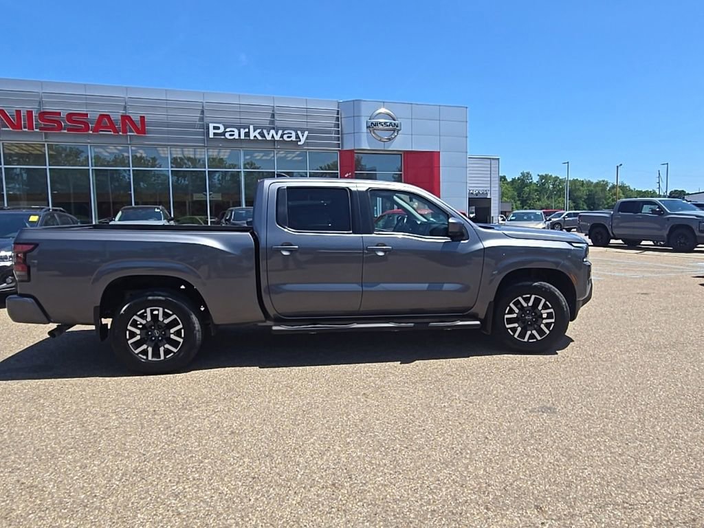 Used 2022 Nissan Frontier SV AWD/4WD image 8