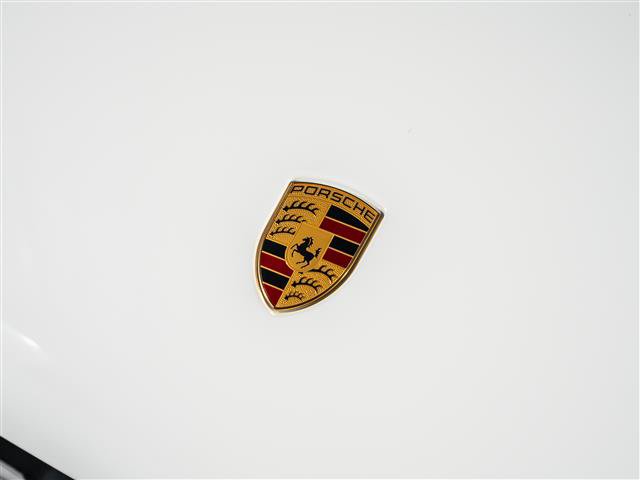 Certified 2025 Porsche Macan AWD/4WD image 13