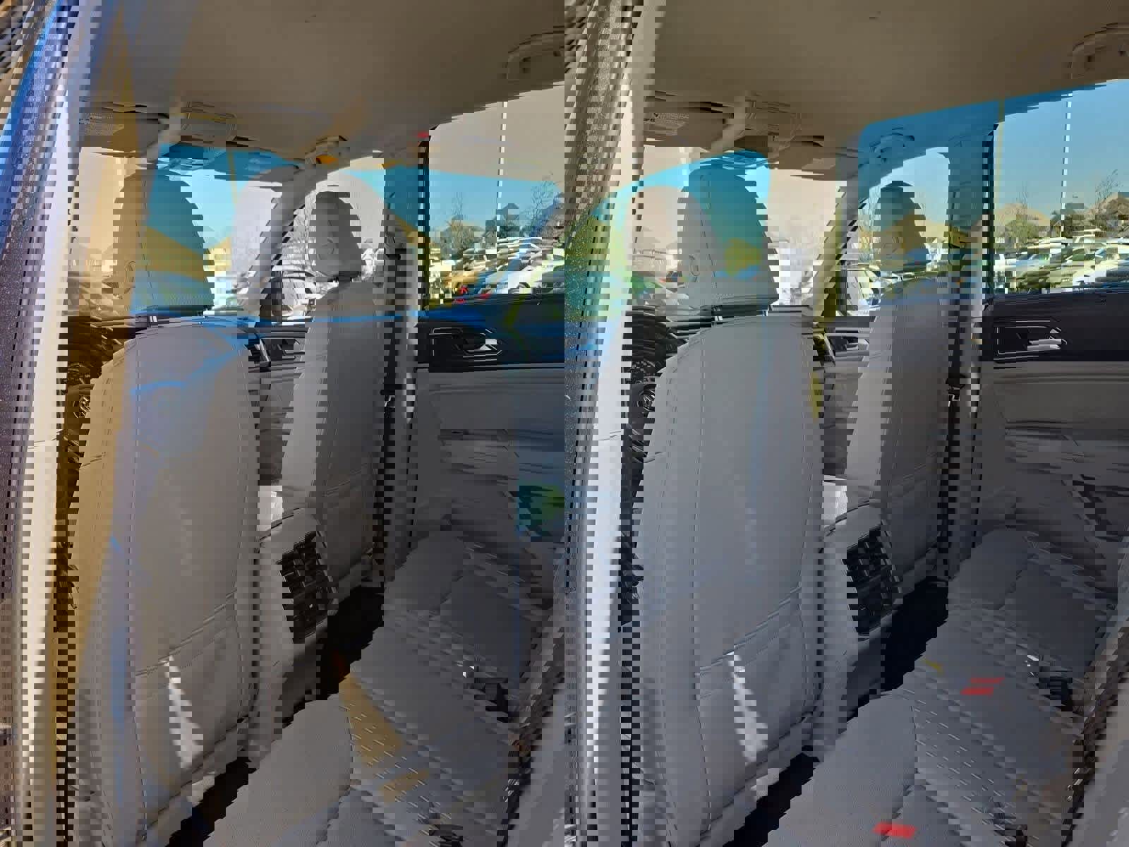 Used 2018 Volkswagen Atlas SE image 18