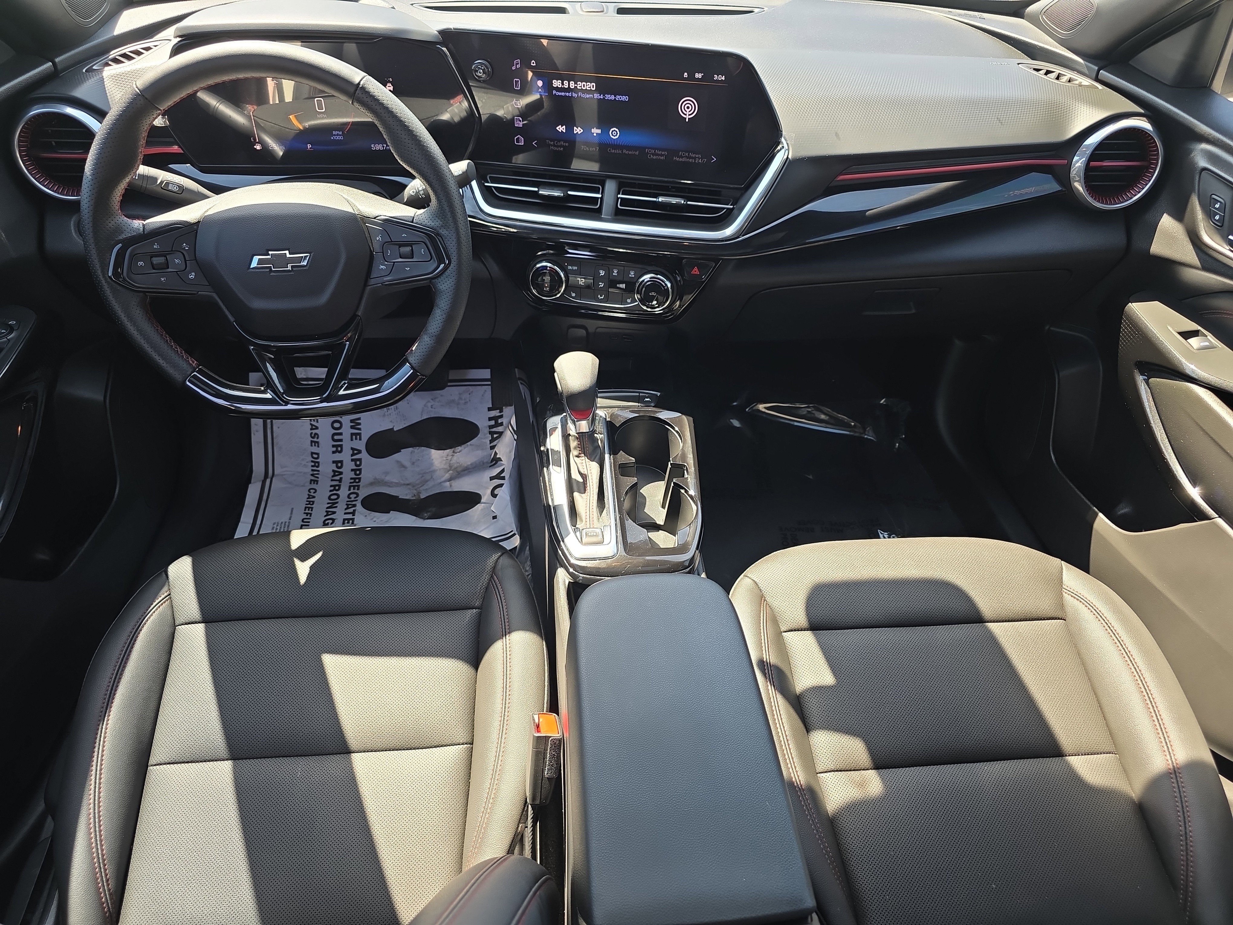 Used 2024 Chevrolet Trax RS w/ Sunroof Package image 19