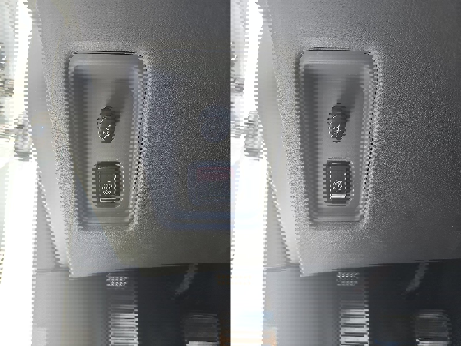 Used 2023 Chevrolet Corvette Stingray Coupe w/ Z51 Performance Package image 25