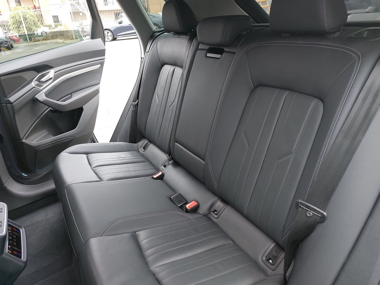 Used 2024 Audi Q8 e-tron Premium Plus AWD/4WD image 14