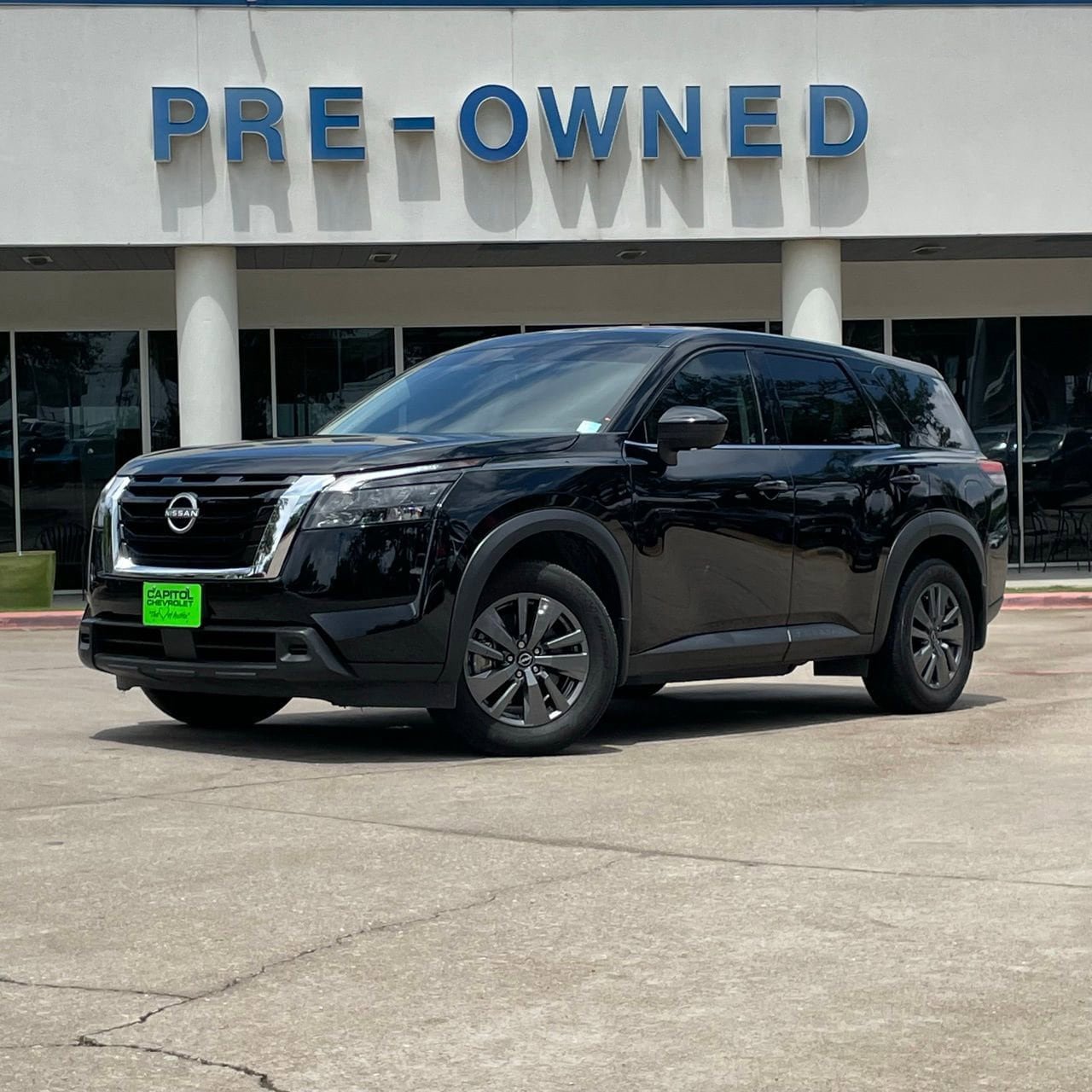 Used 2024 Nissan Pathfinder S w/ Cargo Package FWD image 2