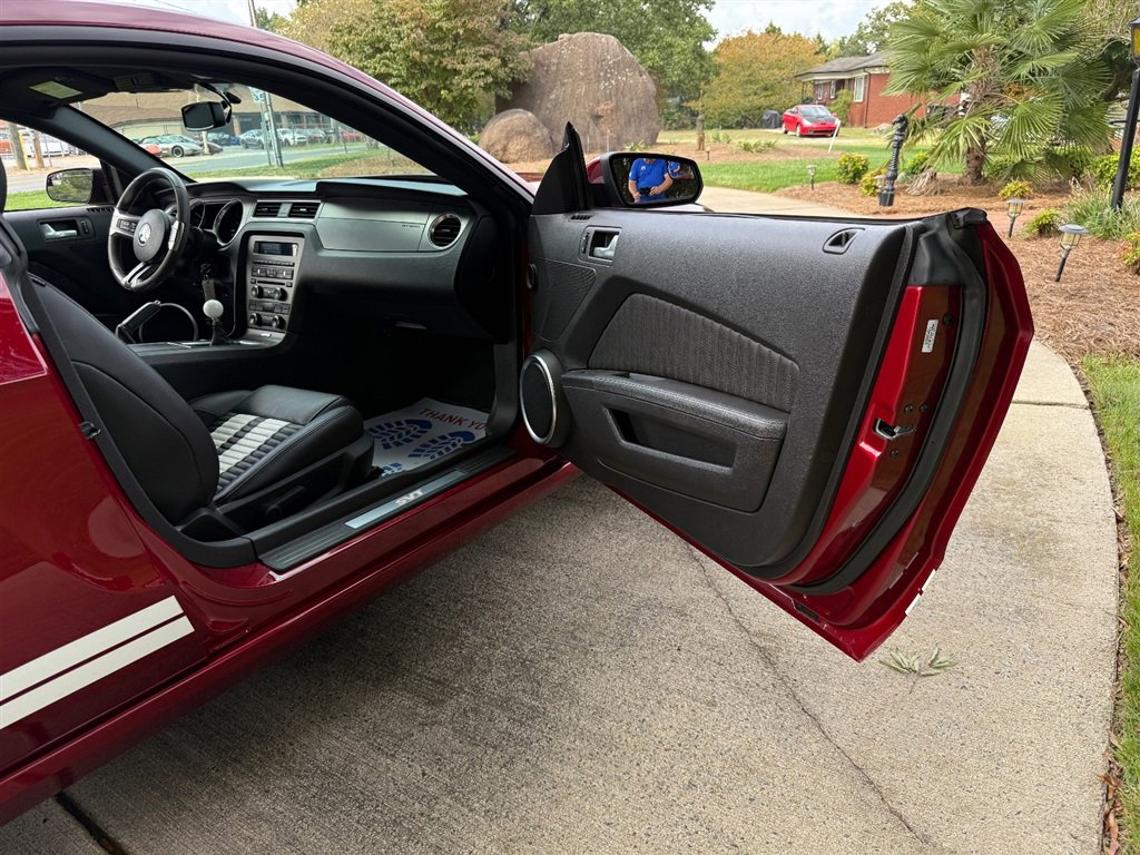 Used 2014 Ford Mustang Shelby GT500 w/ SVT Track Pack image 57