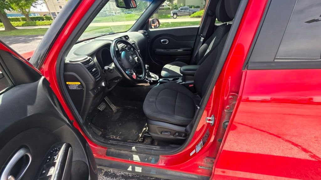Used 2015 Kia Soul ! w/ Sun & Sound Package FWD image 3