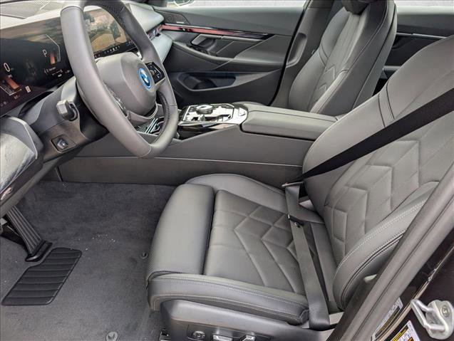 New 2027 BMW i5 eDrive40 w/ Convenience Package RWD image 4