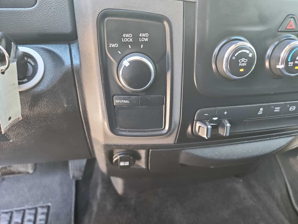 Used 2015 RAM 2500 Tradesman w/ Chrome Appearance Group AWD/4WD image 29