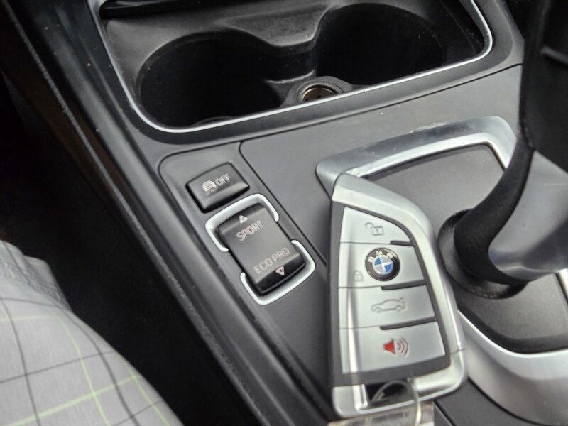 Used 2018 BMW 320i xDrive Sedan AWD/4WD image 23