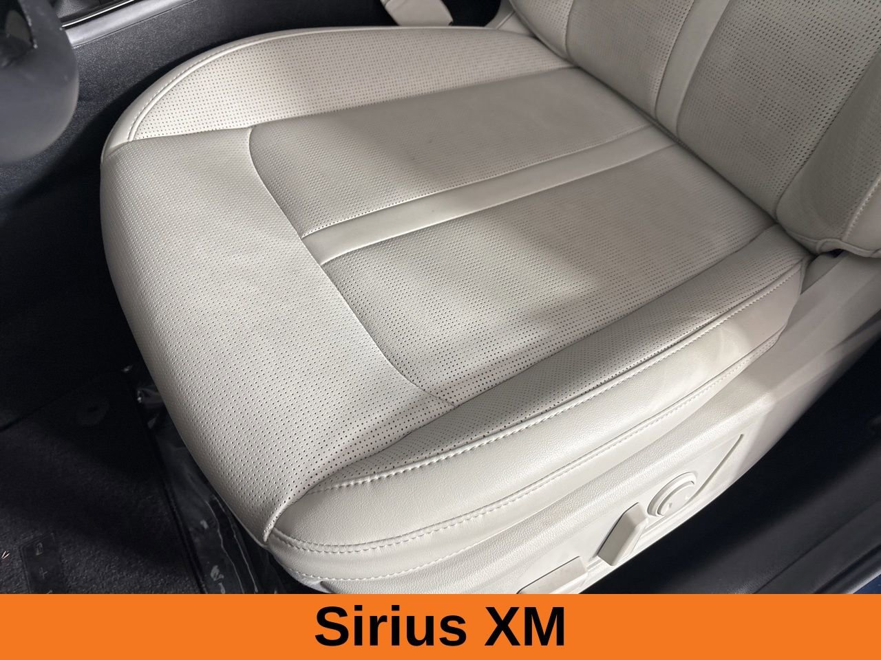 Used 2025 Kia Sorento S w/ Panoramic Sunroof Package FWD image 12