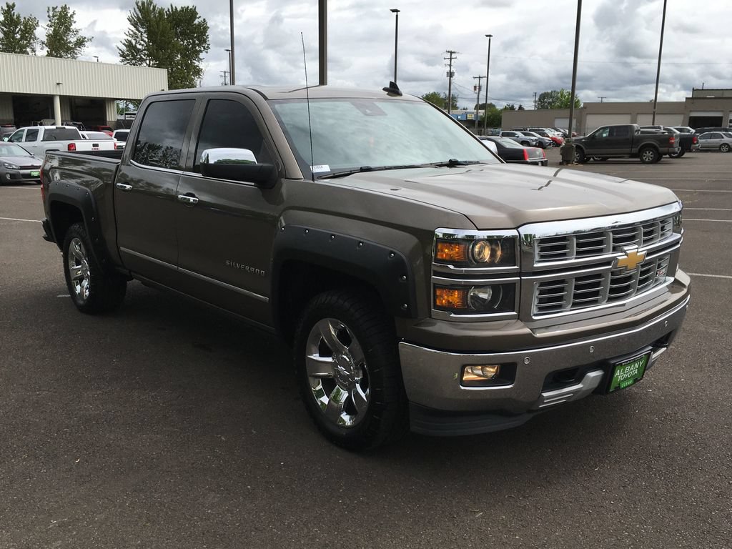 Used 2015 Chevrolet Silverado 1500 LTZ Z71 w/ LTZ Plus Package AWD/4WD image 10