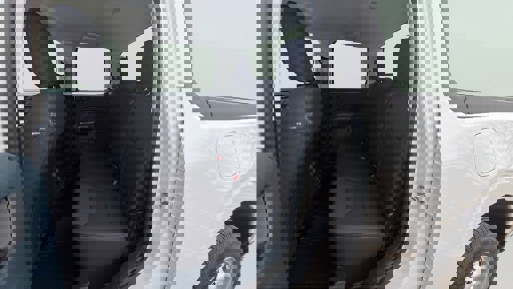 New 2026 Ford Maverick XL image 17