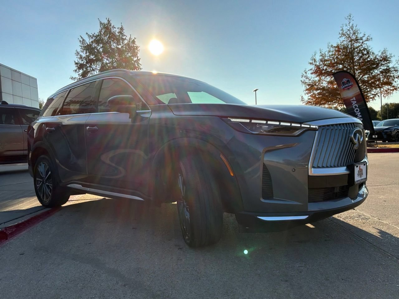 Used 2026 INFINITI QX60 Luxe FWD image 4