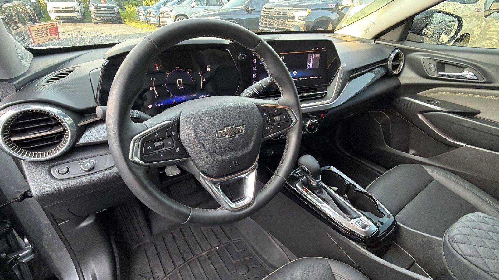 Used 2025 Chevrolet Trax ACTIV w/ Driver Confidence Package FWD image 23