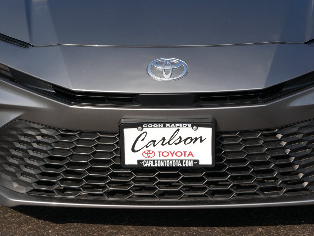 Used 2026 Toyota Camry SE FWD image 9