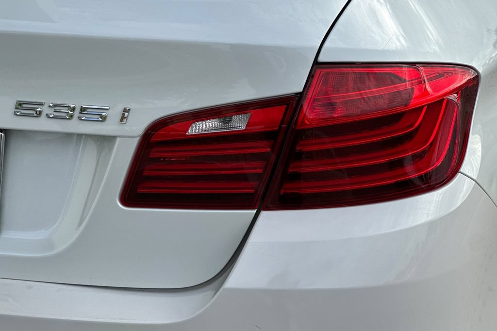 Used 2016 BMW 535i Sedan RWD image 33