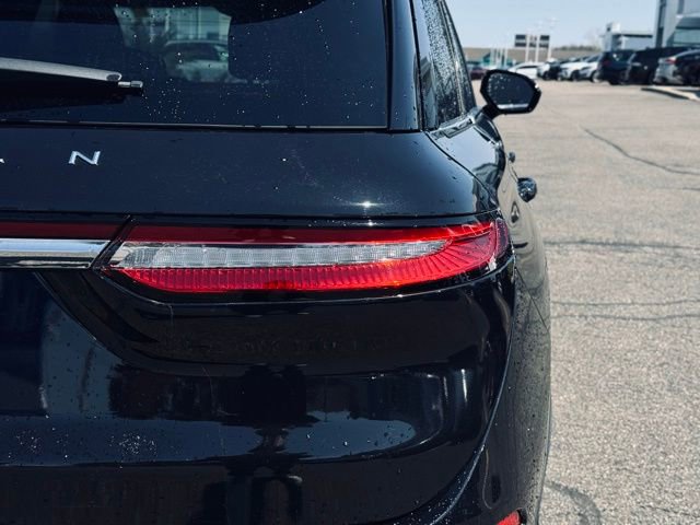 Used 2022 Lincoln Corsair Reserve w/ Elements Package image 8