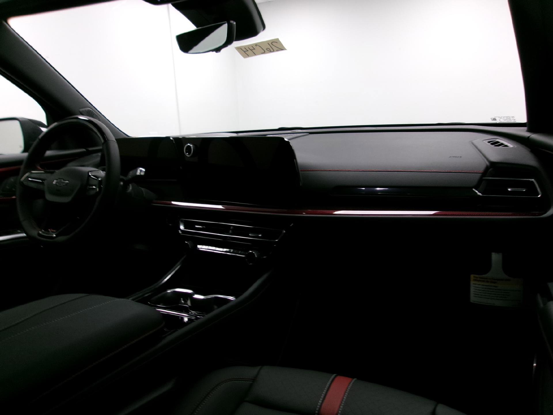 New 2026 Chevrolet Traverse RS w/ LPO, Floor Liner Package image 3