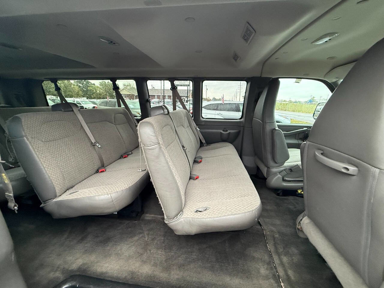 Used 2017 Chevrolet Express 3500 LT w/ LT Preferred Equipment Group image 10