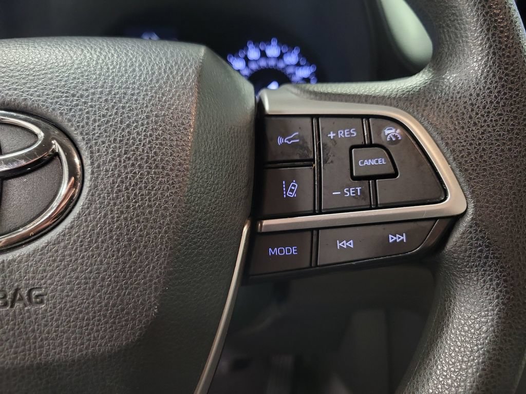 Used 2021 Toyota Sienna LE AWD/4WD image 24