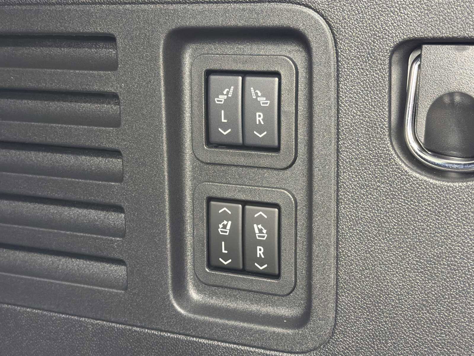 New 2026 GMC Acadia Denali Ultimate FWD image 18