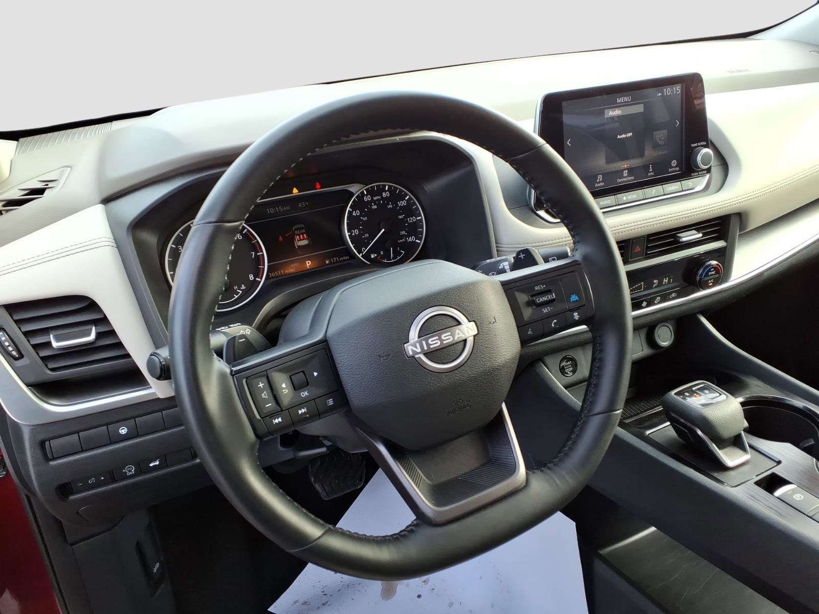 Certified 2025 Nissan Rogue SV image 12