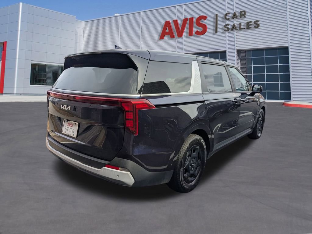 Used 2025 Kia Carnival image 6