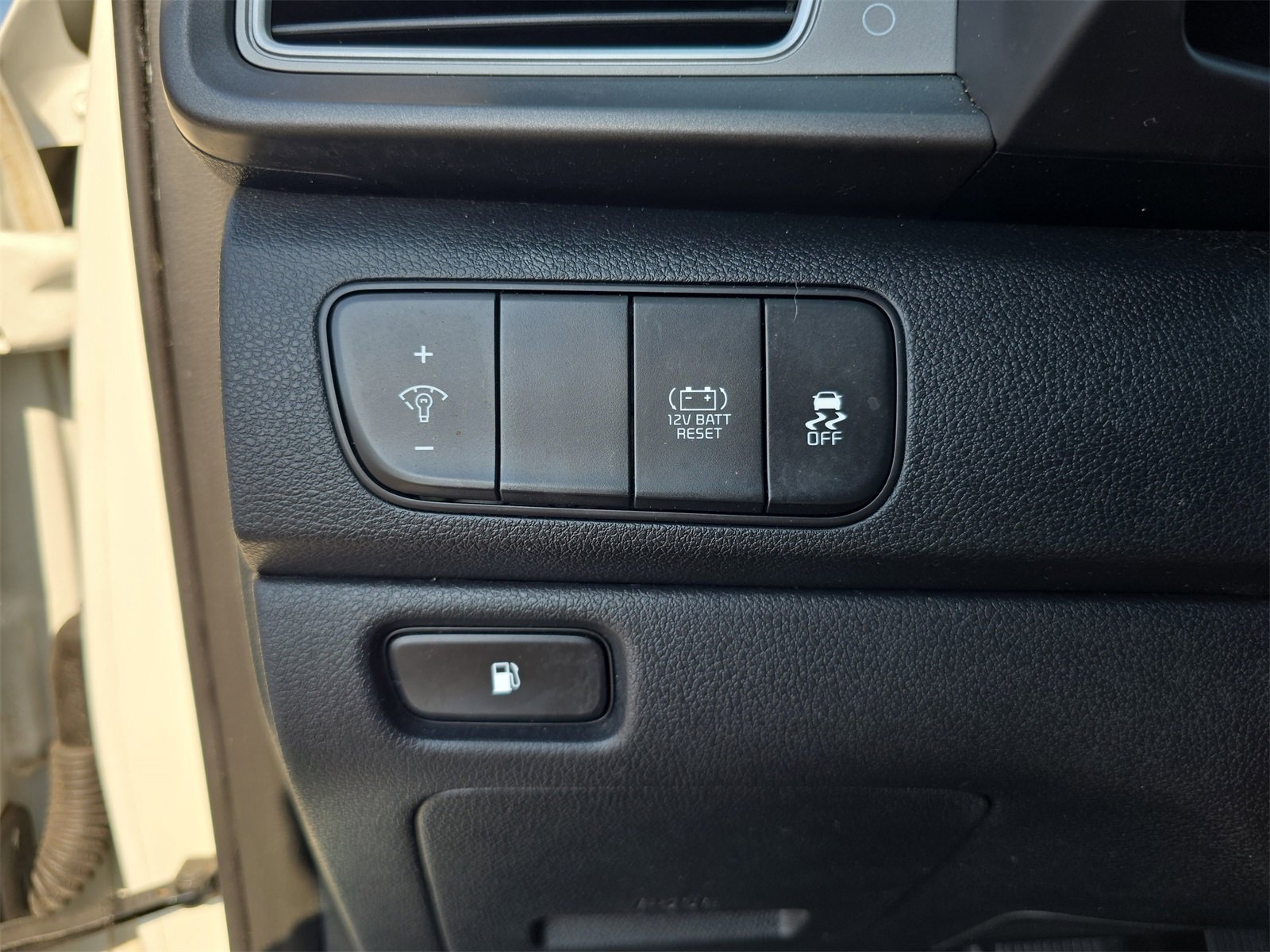 Used 2019 Kia Niro LX image 19