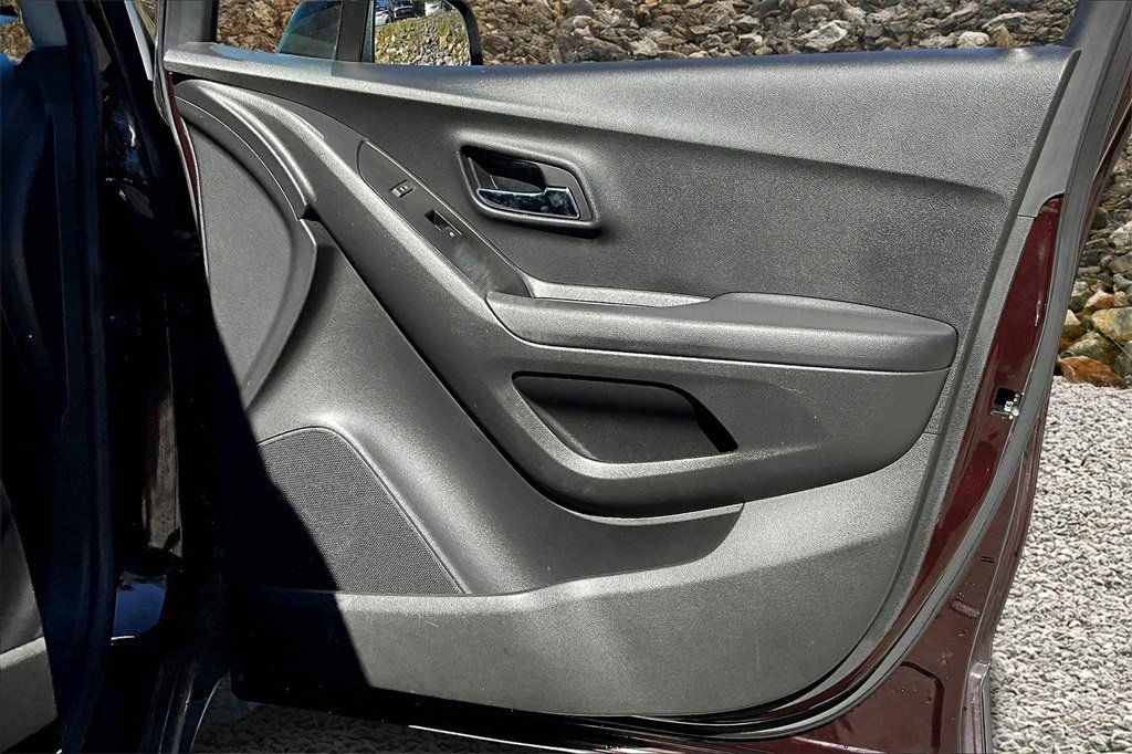 Used 2022 Chevrolet Trax LT image 20