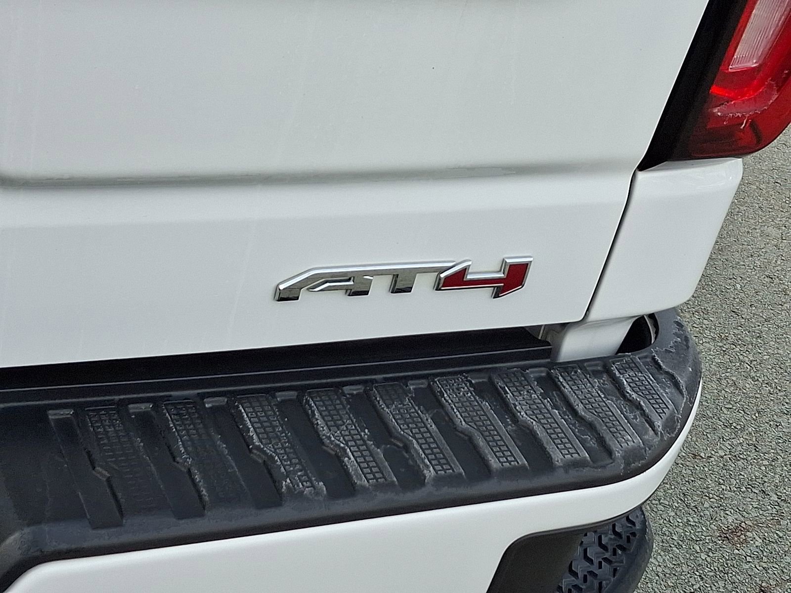 Used 2023 GMC Sierra 1500 AT4 w/ AT4 Preferred Package image 29