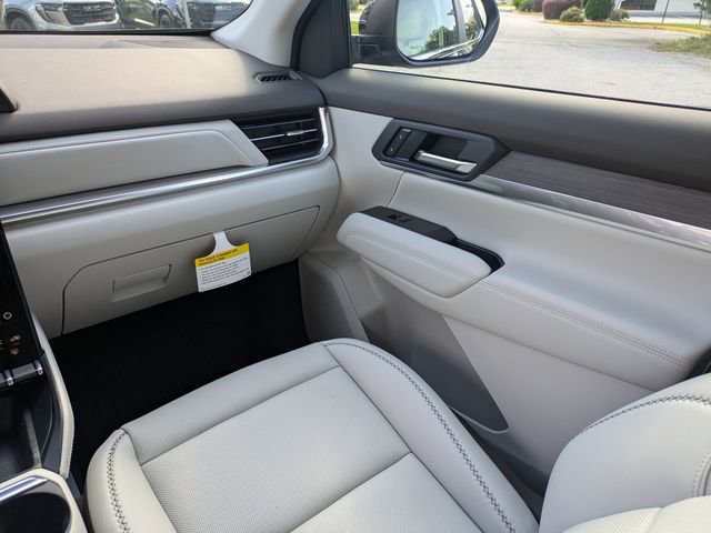 New 2026 GMC Terrain Denali w/ LPO, Floor Liner Package AWD/4WD image 18