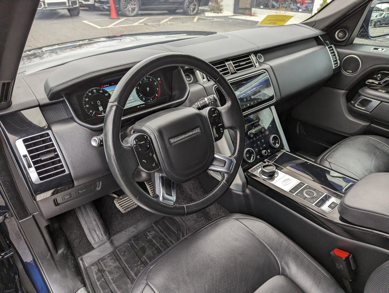 Used 2022 Land Rover Range Rover P525 Westminster Edition image 13