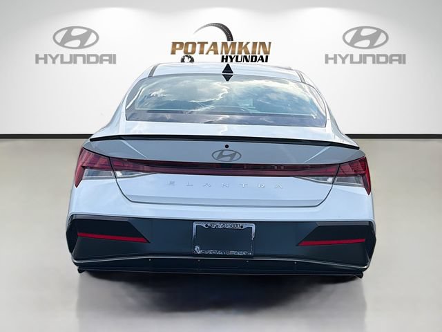 Certified 2026 Hyundai Elantra SEL Sport Premium FWD image 6
