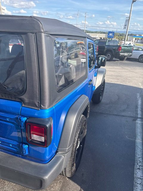Used 2025 Jeep Wrangler Sport AWD/4WD image 14