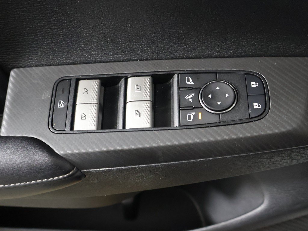 Used 2024 Mitsubishi Outlander SE Black Edition image 40