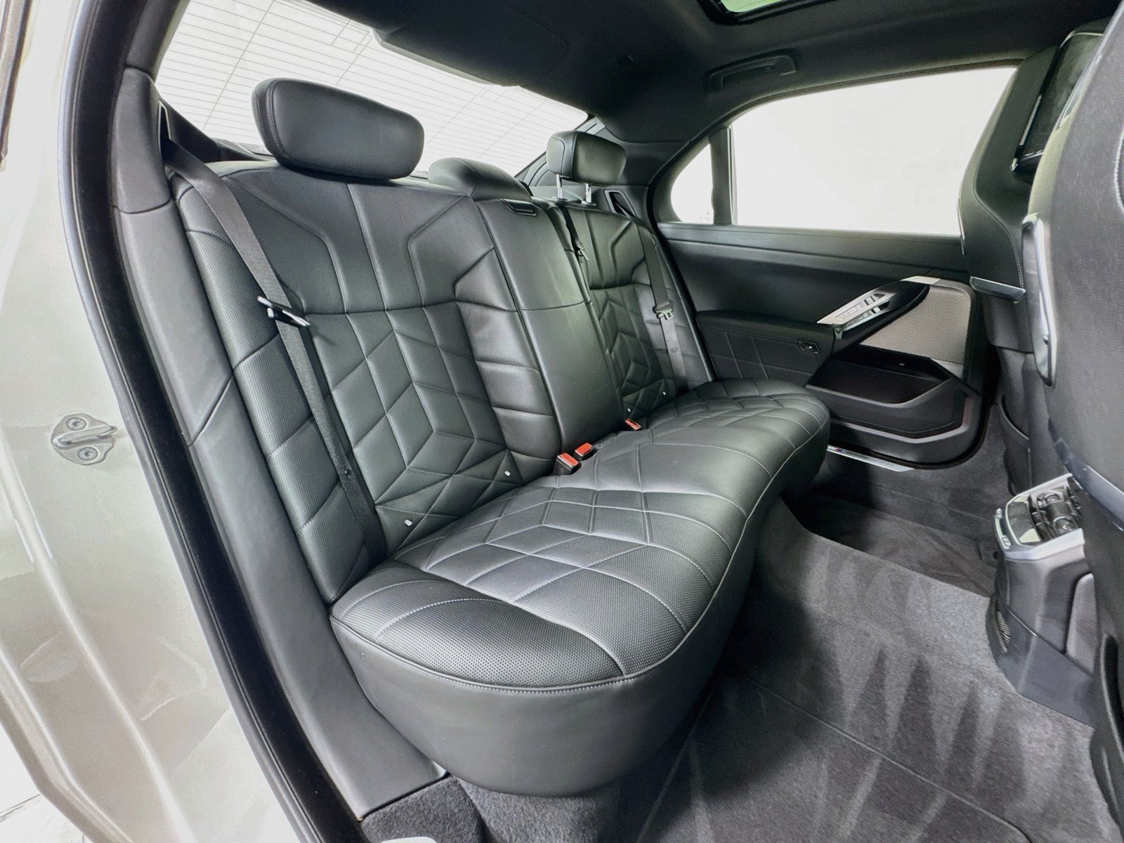 Used 2026 BMW 740i RWD image 26