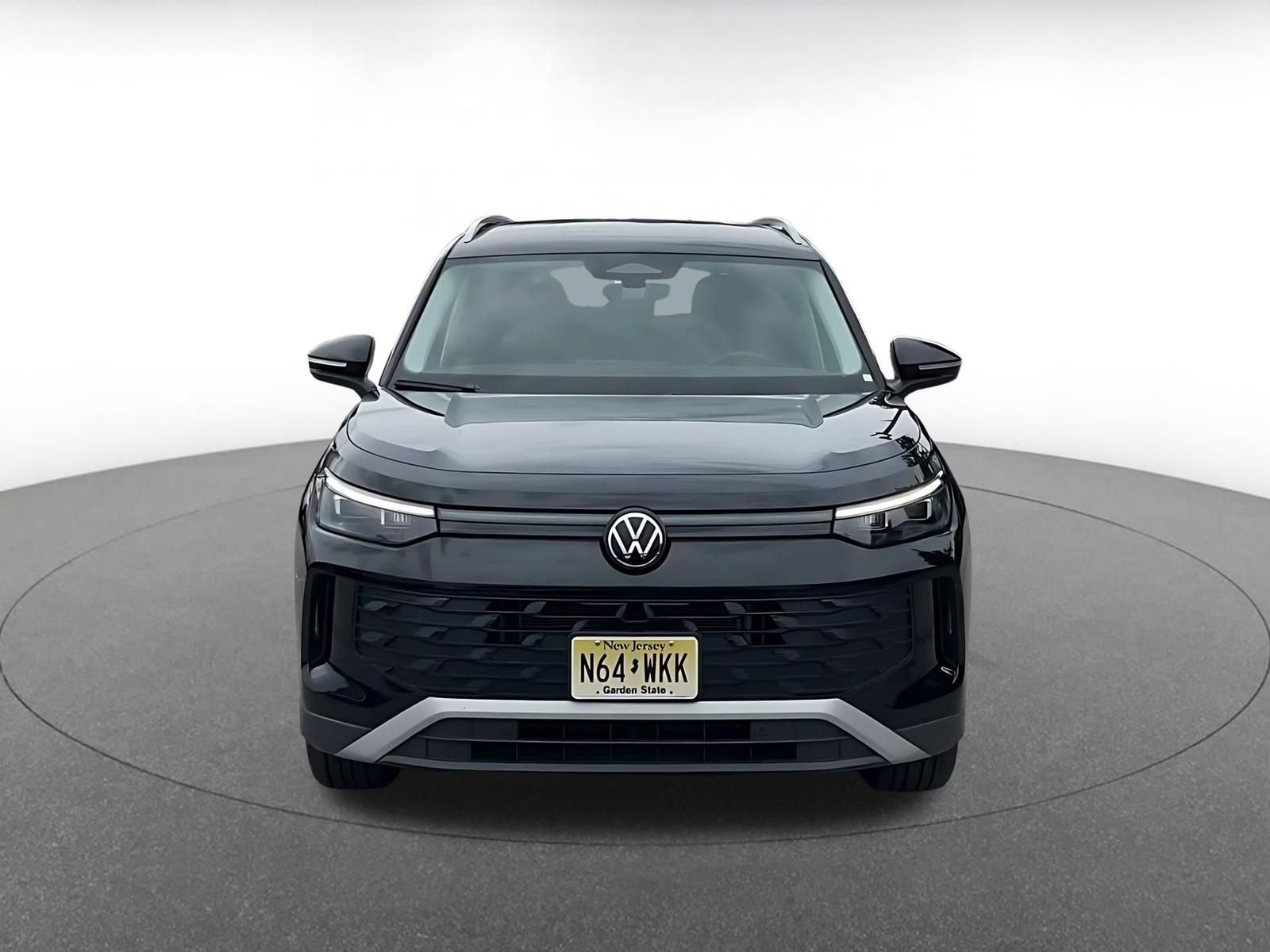 Used 2026 Volkswagen Tiguan SE AWD/4WD image 4