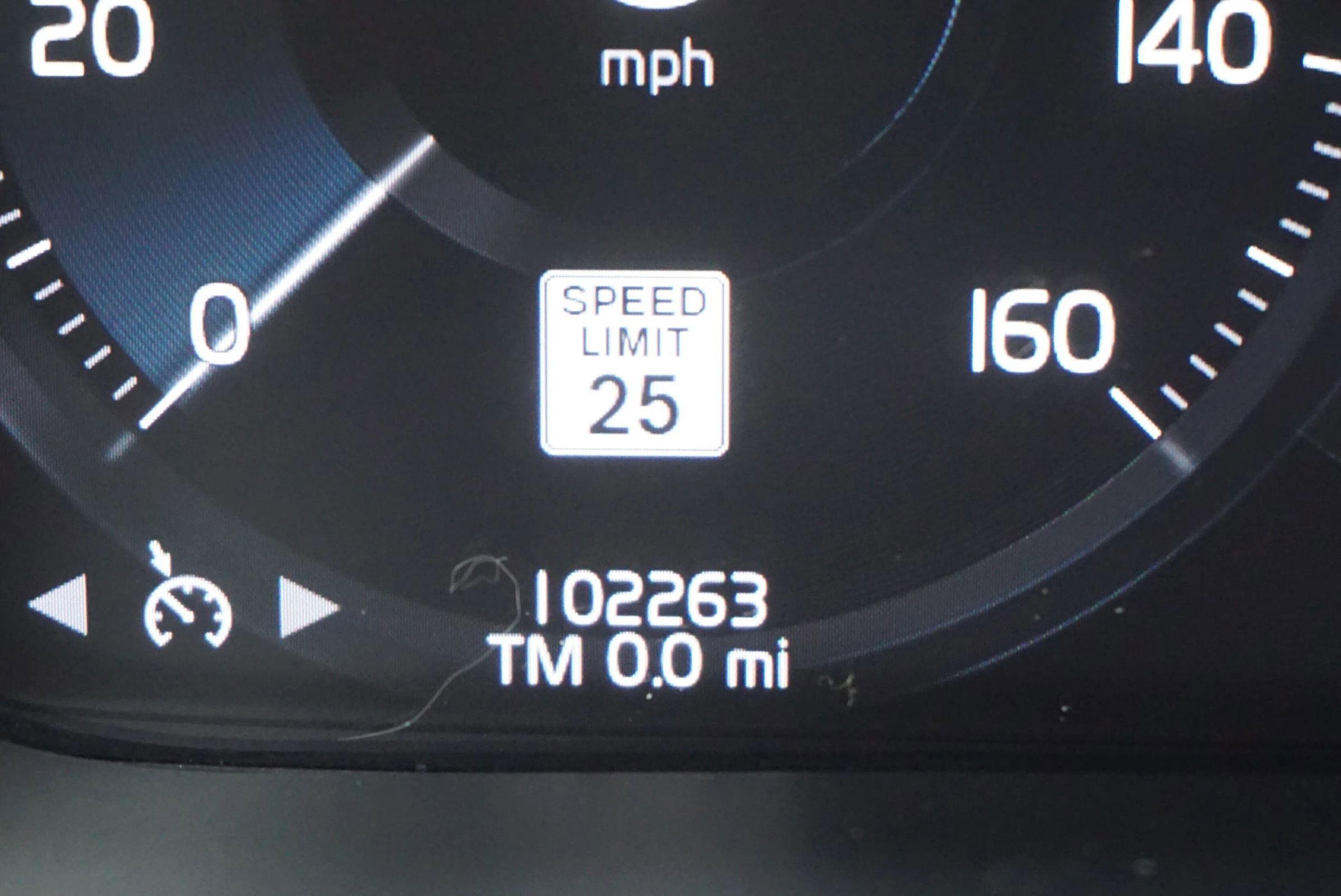 Used 2019 Volvo XC60 T5 Momentum w/ Multimedia Package image 24