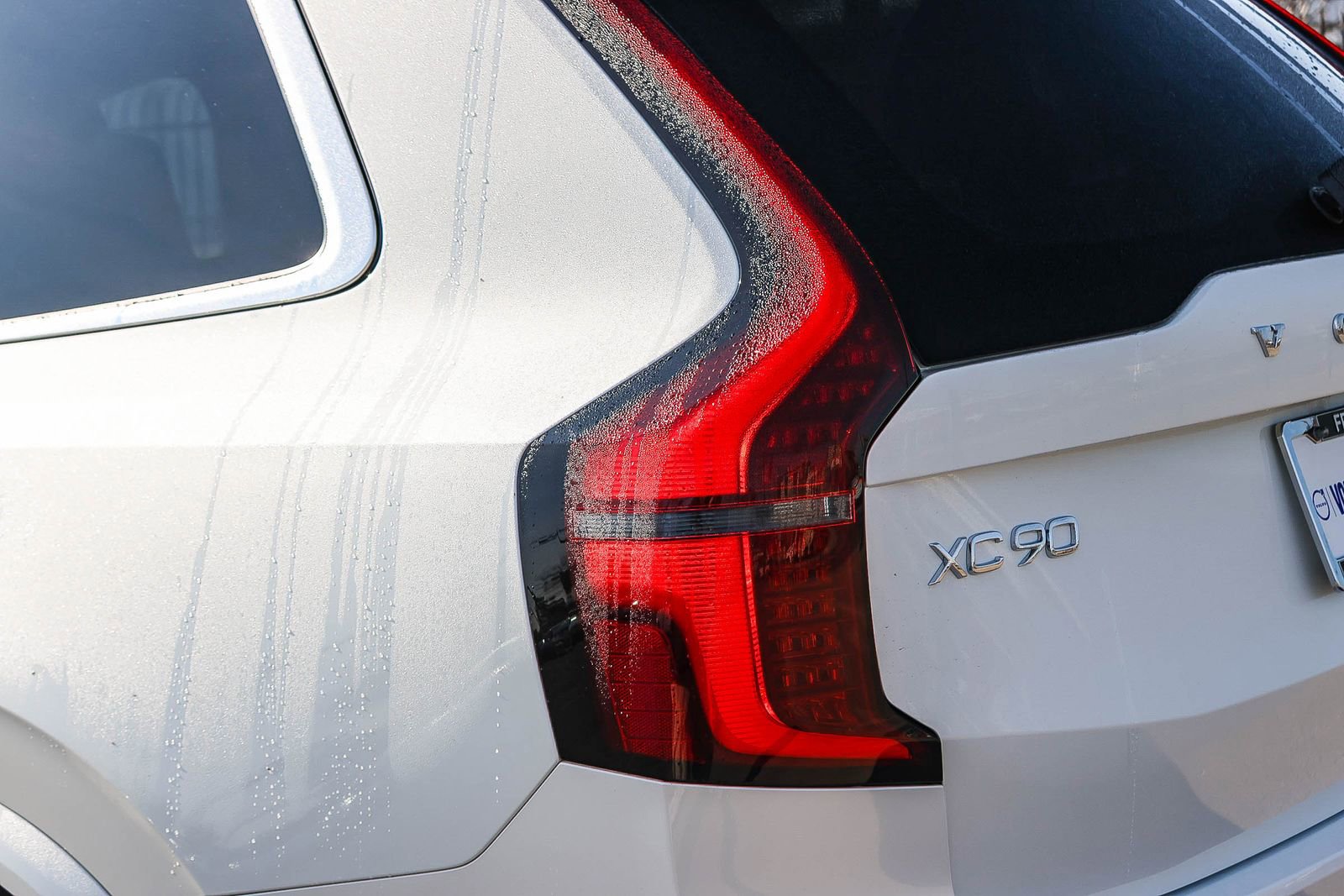 New 2026 Volvo XC90 B6 Ultra w/ Protection Package image 11